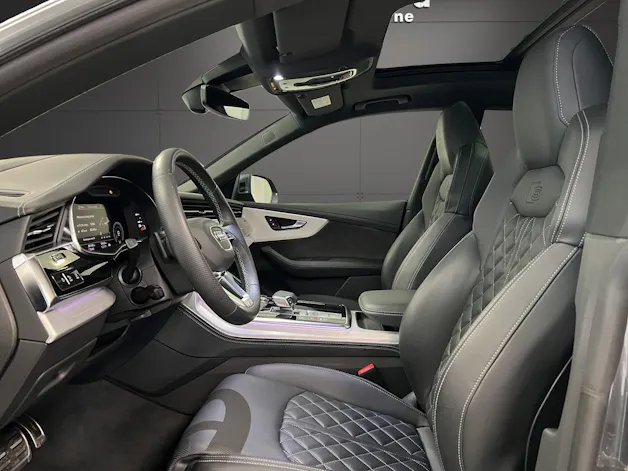 Audi Q8 55 TFSI quattro tiptronic