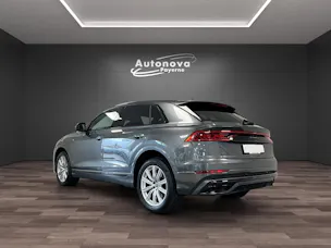 Audi Q8 55 TFSI quattro tiptronic