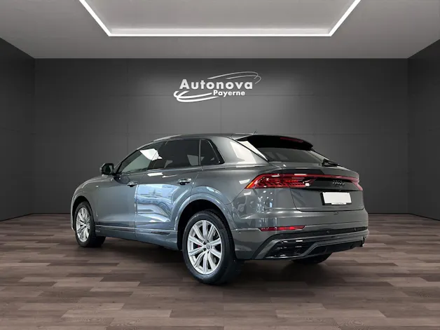 Audi Q8 55 TFSI quattro tiptronic