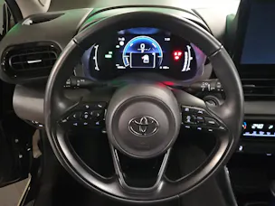 Toyota Yaris 1.5 VVT-i HSD Trend