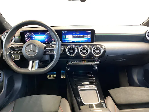Mercedes-Benz CLA 250 AMG Line 4MATIC