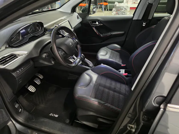 Peugeot 208 1.2 PureTech GT Line