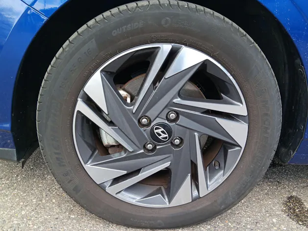 Hyundai i20 1.0 T-GDi Amplia DCT