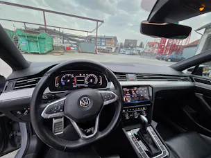 VW Passat Variant 2.0 TDI 240 R-Line Ed. DSG 4m