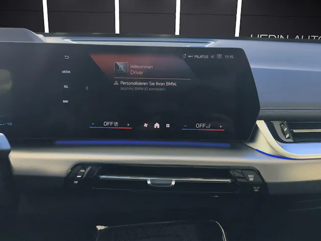 BMW X1 30e xDrive paddles