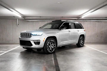 Fahrzeugbild JEEP Grand Cherokee 2.0 Turbo Summit Reserve 4xe Fahrzeugbild JEEP Grand Cherokee 2.0 Turbo Summit Reserve 4xe