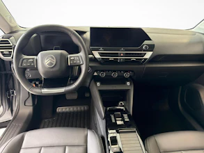 https://vehicle.imgix.net/4221110/c10ab32c-a59e-42af-b733-baa860d8907e.jpg