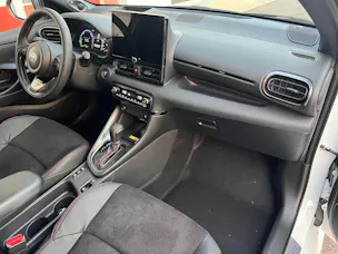 Toyota Yaris 1.5 VVT-i HSD GR Sport