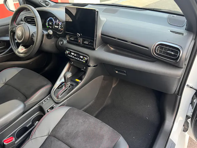 Toyota Yaris 1.5 VVT-i HSD GR Sport