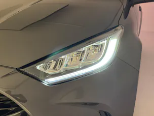 Toyota Yaris 1.5 VVT-i HSD Trend