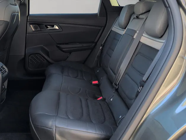 Citroën C5 X 1.6 Plug-in Hybrid Shine Pack / Panorama-Glasschiebedach / Lederausstattung / CH-Herstellergarantie bis 2028