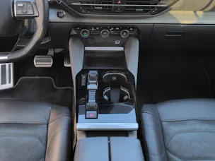 Citroën C5 X 1.6 Plug-in Hybrid Shine Pack / Panorama-Glasschiebedach / Lederausstattung / CH-Herstellergarantie bis 2028