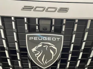 Peugeot 2008 1.2 Hybrid 145PS Allure Premium
