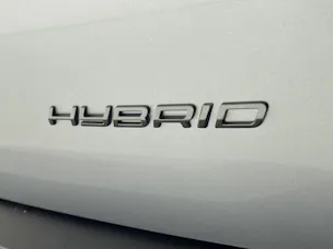 Peugeot 2008 1.2 Hybrid 145PS Allure Premium