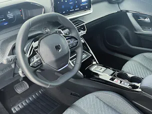 Peugeot 2008 1.2 Hybrid 145PS Allure Premium