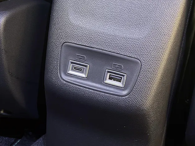 Peugeot 2008 1.2 Hybrid 145PS Allure Premium
