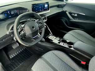 Peugeot 2008 1.2 Hybrid 145PS Allure Premium