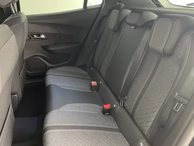 Peugeot 2008 1.2 Hybrid 145PS Allure Premium