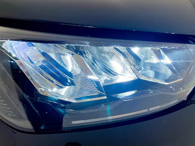 Peugeot 2008 1.2 Hybrid 145PS Allure Premium