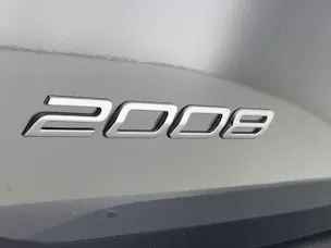 Peugeot 2008 1.2 Hybrid 145PS Allure Premium