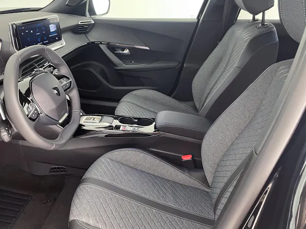 Peugeot 2008 1.2 Hybrid 145PS Allure Premium