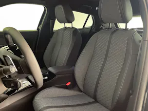 Peugeot 2008 1.2 Hybrid 145PS Allure Premium