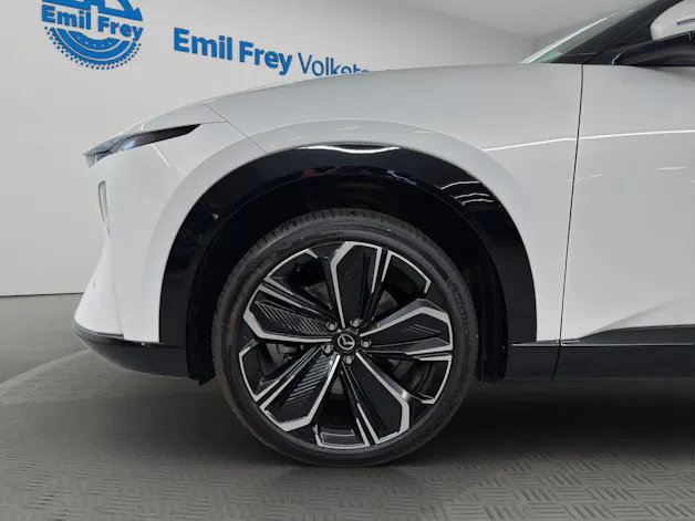 MAZDA CX-6e Takumi