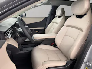 MAZDA CX-6e Takumi