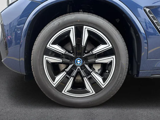 BMW iX3 E-Motor (CH) AHK π