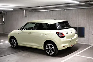 Suzuki Swift 1.2 Sakura Top Hybrid 4x4