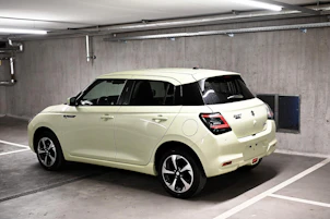 Fahrzeugbild SUZUKI Swift 1.2 Sakura Top Hybrid 4x4