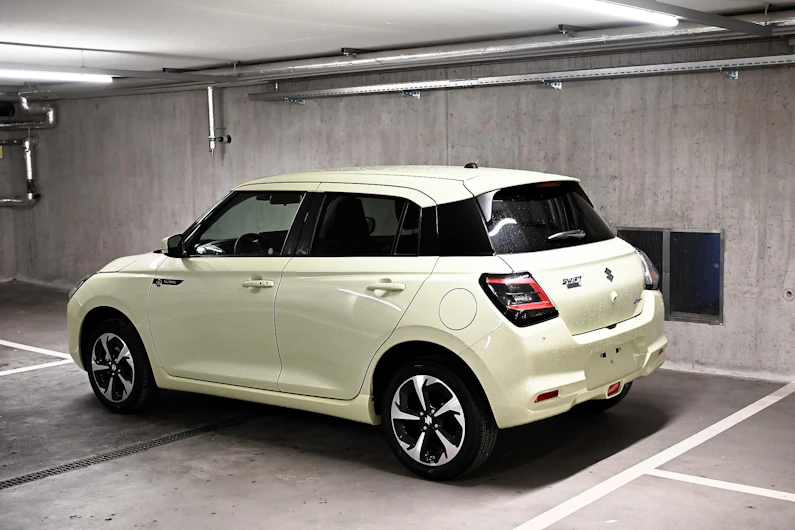 Fahrzeugbild SUZUKI SWIFT
