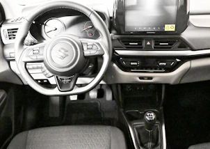 Fahrzeugbild SUZUKI Swift 1.2 Sakura Top Hybrid 4x4