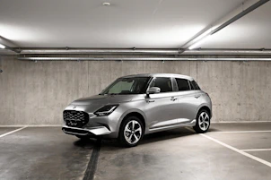 Fahrzeugbild SUZUKI Swift 1.2 Sakura Top Hybrid 4x4