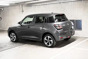 Suzuki Swift 1.2 Sakura Top Hybrid 4x4