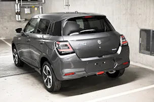 Suzuki Swift 1.2 Sakura Top Hybrid 4x4
