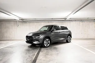 Suzuki Swift 1.2 Sakura Top Hybrid 4x4
