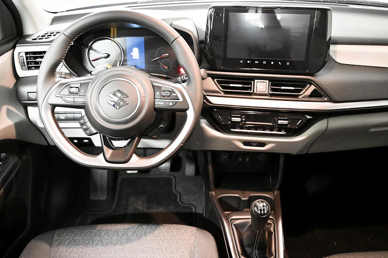 Fahrzeugbild SUZUKI SWIFT