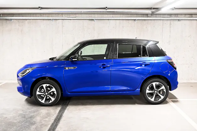 Suzuki Swift 1.2 Sakura Top Hybrid 4x4