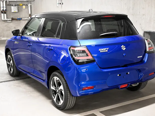 Suzuki Swift 1.2 Sakura Top Hybrid 4x4