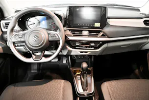 Suzuki Swift 1.2 Sakura Top Hybrid