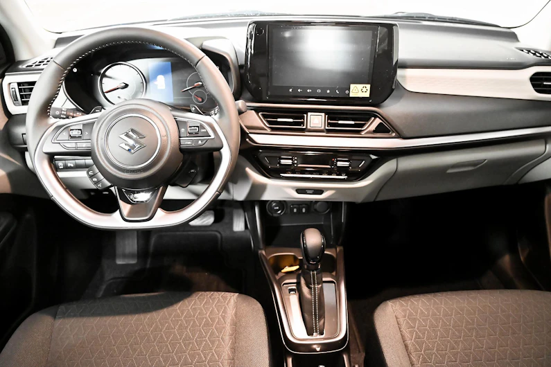 Fahrzeugbild SUZUKI SWIFT