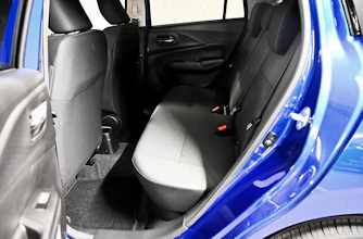 https://vehicle.imgix.net/4221477/48e8a399-7765-4f59-a870-1129990df13f.jpg