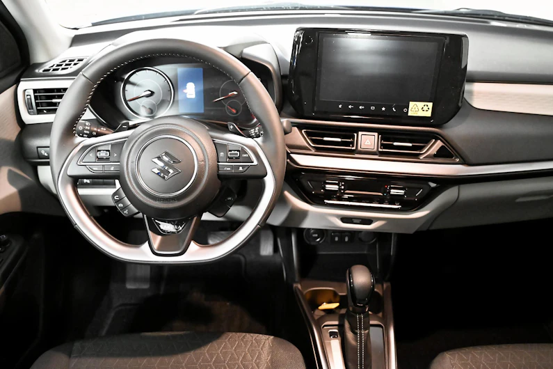 Fahrzeugbild SUZUKI SWIFT