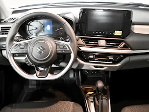 Suzuki Swift 1.2 Sakura Top Hybrid