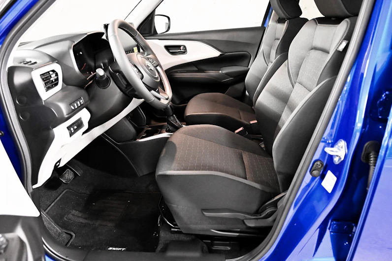 Fahrzeugbild SUZUKI SWIFT