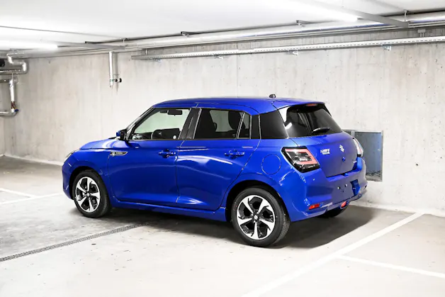Suzuki Swift 1.2 Sakura Top Hybrid