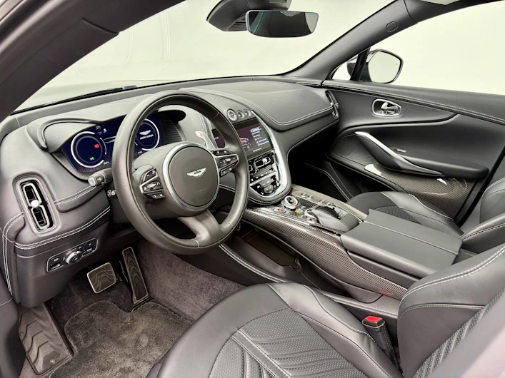 immagine del veicolo ASTON MARTIN DBX