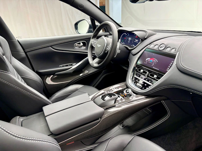 immagine del veicolo ASTON MARTIN DBX