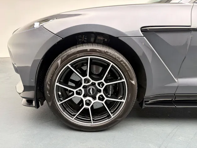 Aston Martin DBX 707 4.0 V8 Bi-Turbo